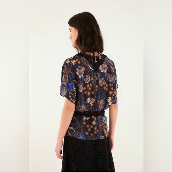 Farm Rio: Black Snakes Bouquet Blouse - Picture 4 of 11